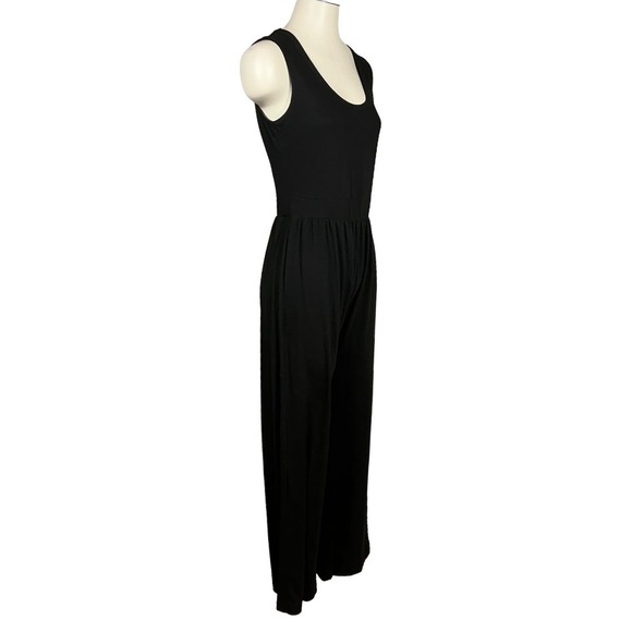 Elegant Black Sleeveless Jumpsuit - Picture 8 of 13